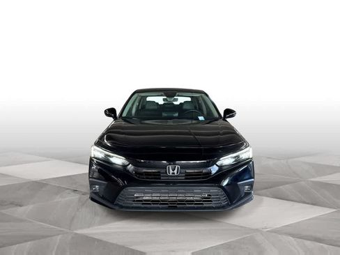 Used 2023 Honda Civic Touring image 3