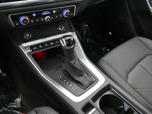 Certified 2025 Audi Q3 2.0T Premium Plus w/ Premium Plus Package image 23