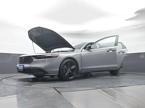 Used 2024 Honda Accord Sport image 43