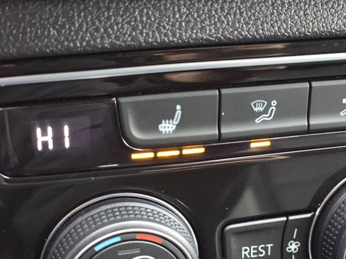 Used 2023 Volkswagen Atlas SEL Premium image 13