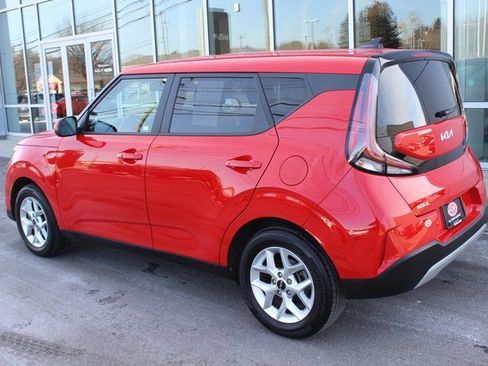Used 2023 Kia Soul LX w/ LX Technology Package image 24