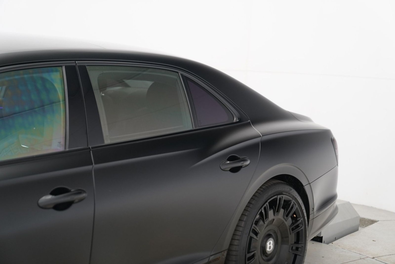 Used 2023 Bentley Flying Spur S V8 AWD/4WD image 52
