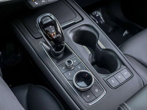 Used 2022 Cadillac XT4 Luxury w/ Cold Weather Package image 20