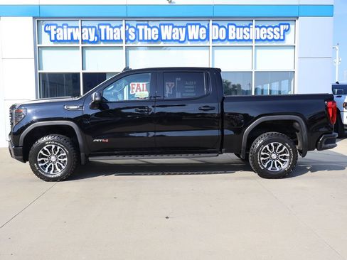 Used 2023 GMC Sierra 1500 AT4 w/ AT4 Premium Package AWD/4WD image 7