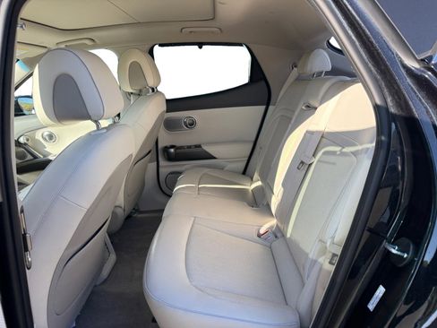 Used 2023 Genesis GV60 Advanced image 16