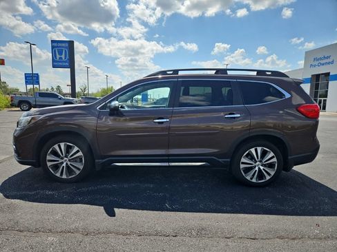 Used 2019 Subaru Ascent Touring AWD/4WD image 2