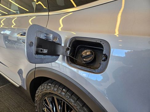 Used 2020 Kia Telluride SX w/ Towing Package image 34