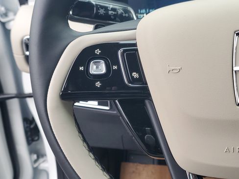 New 2026 Lincoln Corsair Premiere image 15