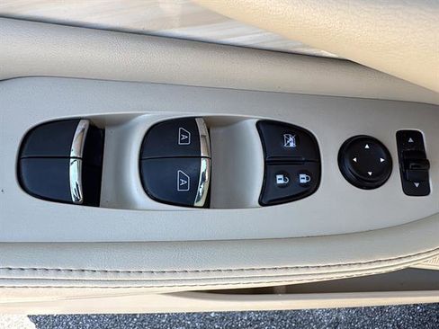 Used 2016 Nissan Murano SL w/ SL Technology Package FWD image 28