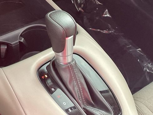 Used 2024 Honda HR-V LX image 14