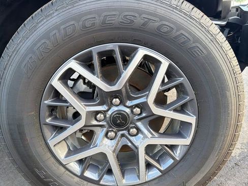 Used 2025 Jeep Wrangler Unlimited Sahara image 12