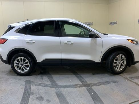 Used 2022 Ford Escape SE w/ Convenience Package image 2