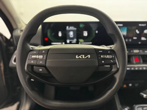 Used 2025 Kia K4 FWD image 19
