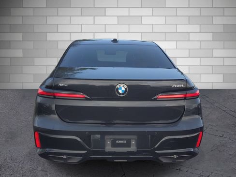 Used 2024 BMW 760i xDrive w/ Executive Package AWD/4WD image 4