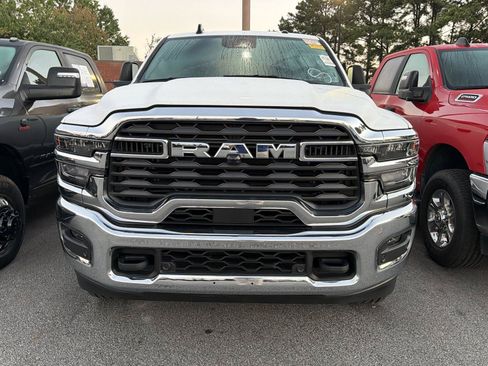 Used 2025 RAM 2500 Big Horn AWD/4WD image 2