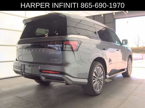 Used 2025 INFINITI QX80 Sensory image 3