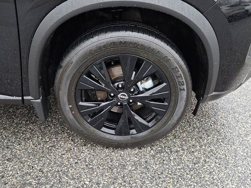 Certified 2023 Nissan Rogue SV w/ SV Premium B Package image 9