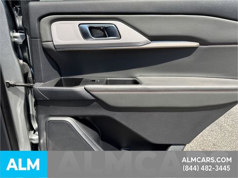 Used 2025 Ford Explorer Active image 19