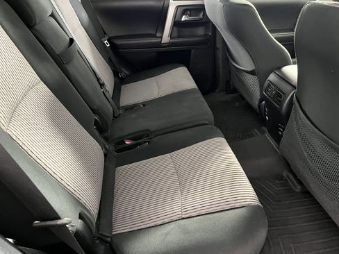 Used 2017 Toyota 4Runner SR5 AWD/4WD image 22