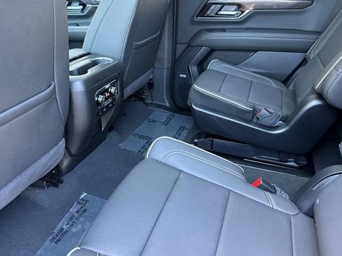 New 2026 GMC Yukon Elevation w/ Elevation Premium Package AWD/4WD image 13