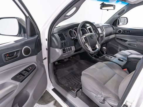 Used 2015 Toyota Tacoma 4x4 Double Cab w/ TRD Sport Package image 12