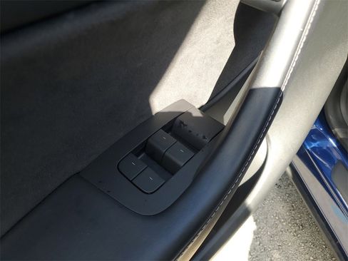 Used 2022 Tesla Model Y Long Range image 19