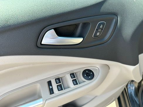 Used 2017 Ford C-MAX Titanium w/ Interior Protection Package FWD image 26