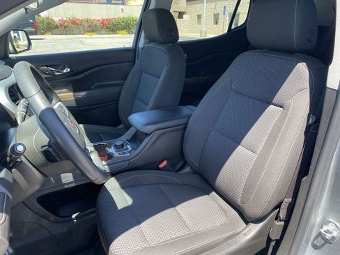 Used 2023 GMC Acadia SLE w/ Driver Convenience Package FWD image 18