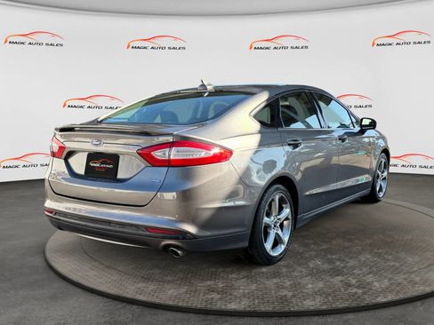 Used 2013 Ford Fusion SE FWD image 10