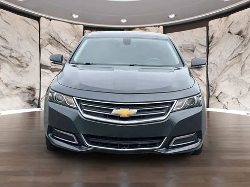 Used 2018 Chevrolet Impala LT w/ LT Leather Package FWD image 2