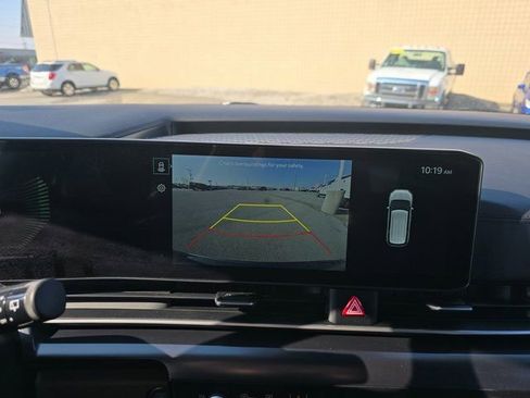 Used 2025 Kia Carnival image 19