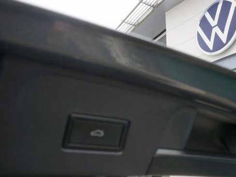 Certified 2023 Volkswagen Atlas SE w/ Panoramic Sunroof Package image 49