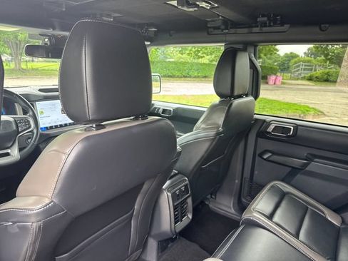 Used 2025 Ford Bronco Outer Banks AWD/4WD image 28