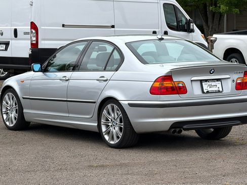 Used 2005 BMW 330i Sedan RWD image 6