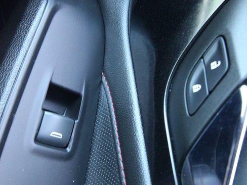 Used 2023 Chevrolet Traverse RS AWD/4WD image 27