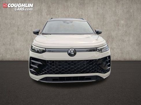 Used 2026 Volkswagen Tiguan SE R-Line FWD image 2