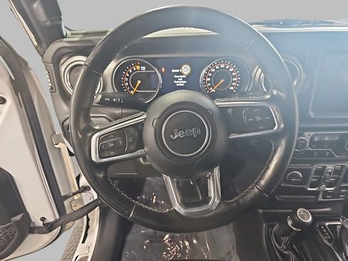 Used 2021 Jeep Wrangler Unlimited Sahara w/ Dual Top Group AWD/4WD image 22