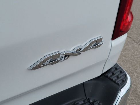 New 2026 RAM 1500 4x4 Crew Cab image 8