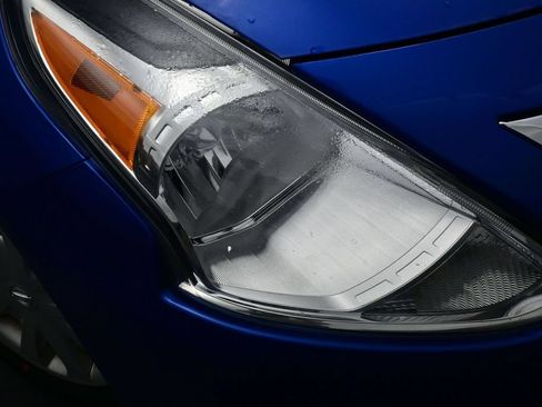 Used 2017 Nissan Versa SV FWD image 33