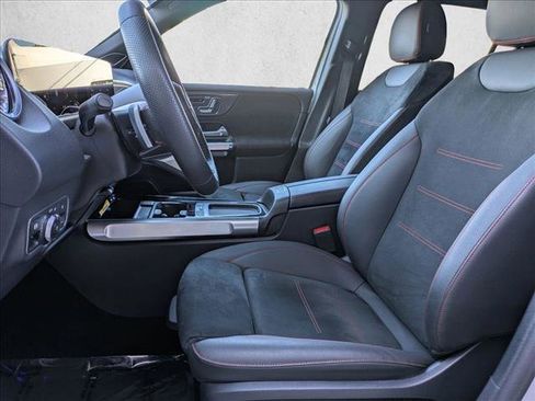 Certified 2025 Mercedes-Benz GLB 250 image 19