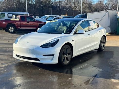Used 2021 Tesla Model 3 Standard Range Plus image 3