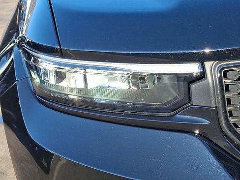 Certified 2025 Jeep Grand Cherokee Altitude image 9