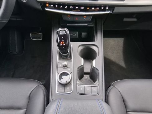 Used 2025 Cadillac XT4 Sport FWD image 17