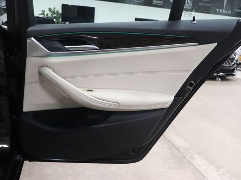 Used 2019 BMW 530i w/ Convenience Package image 23