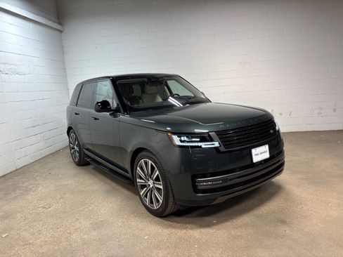 Used 2023 Land Rover Range Rover SE AWD/4WD image 4