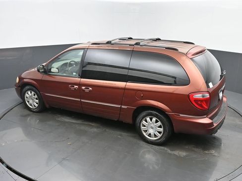 Used 2007 Chrysler Town & Country Touring w/ Luxury Group image 37