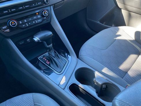 Used 2022 Kia Niro LXS w/ Digital Cluster Package FWD image 13