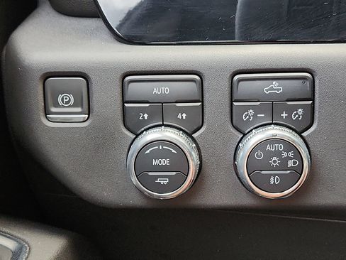 Used 2024 GMC Sierra 1500 Elevation AWD/4WD image 21