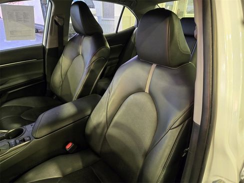 Used 2023 Toyota Camry XSE image 12