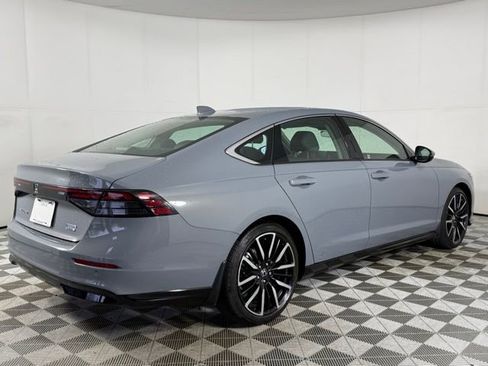 Used 2023 Honda Accord Touring image 7